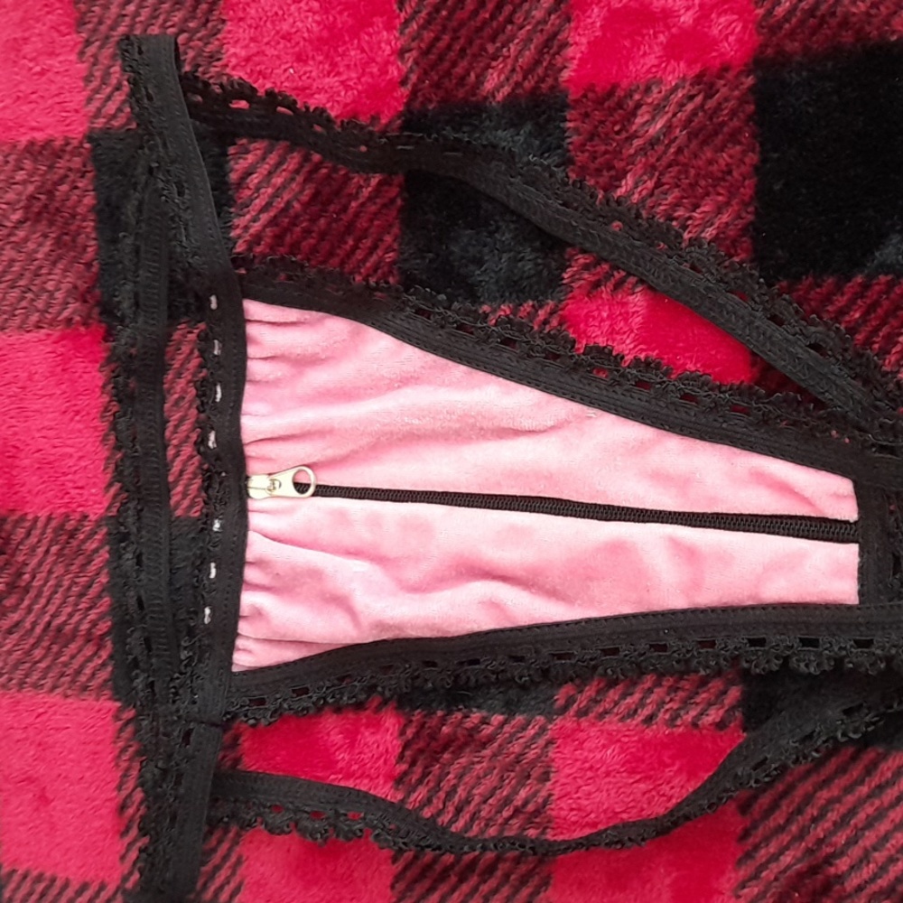 Unique Specialty Thong Panty Size S NWOT